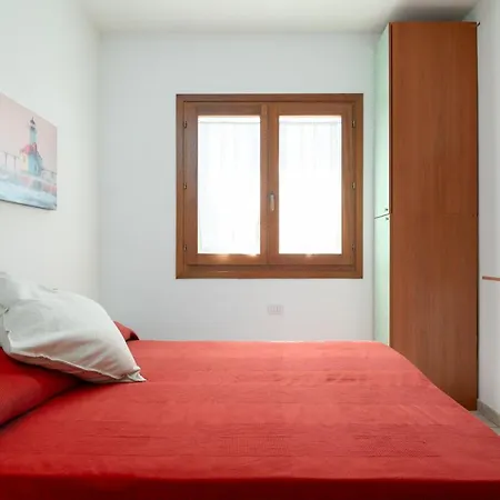 Amazing & Comfy - With Private Parking Lägenhet